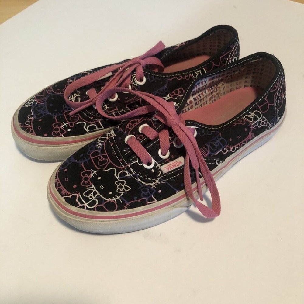 Vans Off The Wall Hello Kitty Skate Shoe Sneakers Black Pink Womens Size 6